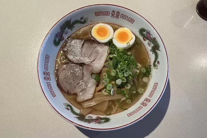 鳥取県に来たらぜひ食べたい！米子を代表するソウルフード　牛骨ラーメン