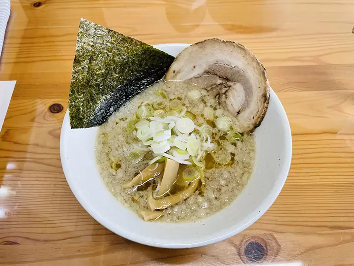 鳥取県に来たらぜひ食べたい！米子を代表するソウルフード　牛骨ラーメン