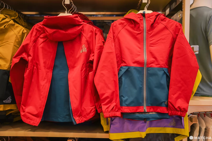 背包嵌入式雨衣