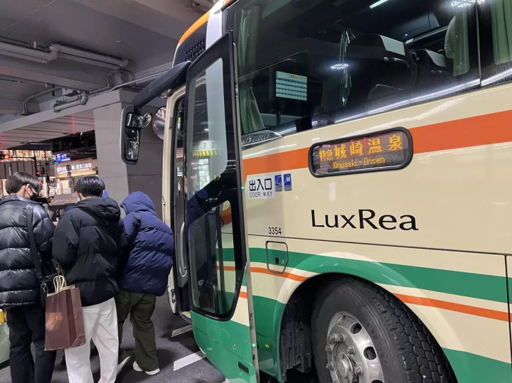 【城崎温泉悠闲之旅】你一定想搭看看!全但高速巴士私人座位的全貌是怎样?