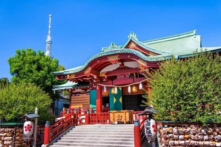 25 Famous Tokyo Shrines: Visit for Good Fortune, Love, and Flower Festivals