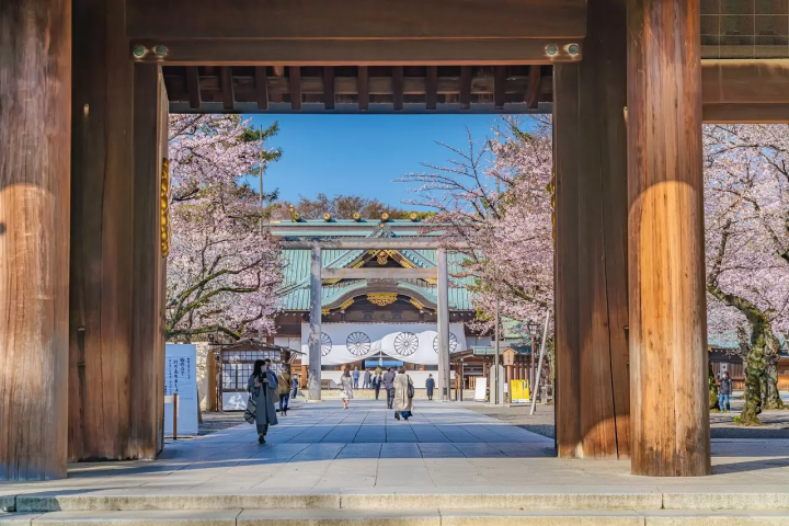 25 Famous Tokyo Shrines: Visit for Good Fortune, Love, and Flower Festivals