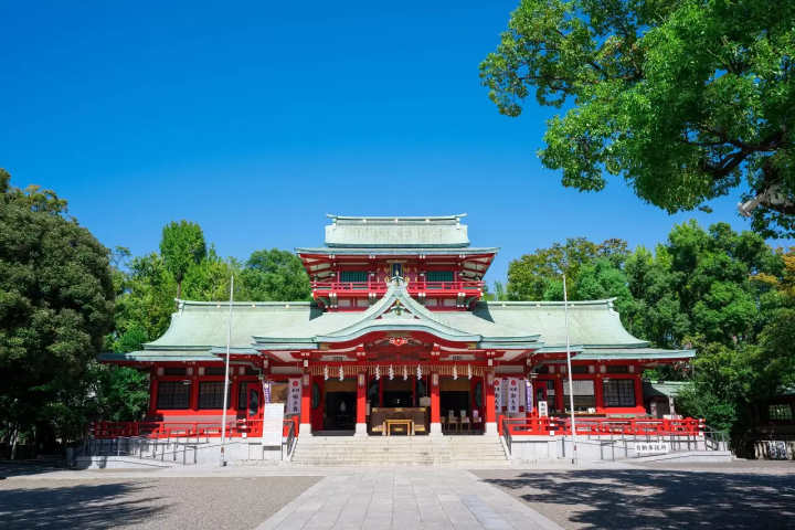 25 Famous Tokyo Shrines: Visit for Good Fortune, Love, and Flower Festivals