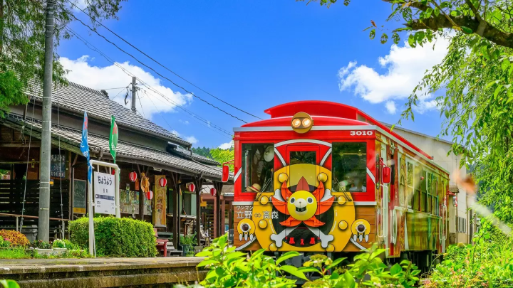 Japan's 18 Exciting Character Trains: One Piece Sunny Train, Hello Kitty Shinkansen and more!