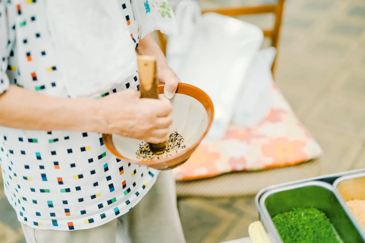 在您眼前享受您最喜欢的原创七味。手工七味“小熊”