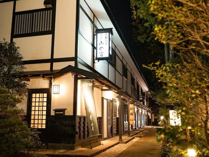 Stay at a Hakone Ryokan! 10 Japanese Inns with Great Views and Hot Springs!