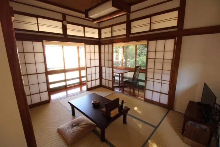 Stay at a Hakone Ryokan! 10 Japanese Inns with Great Views and Hot Springs!