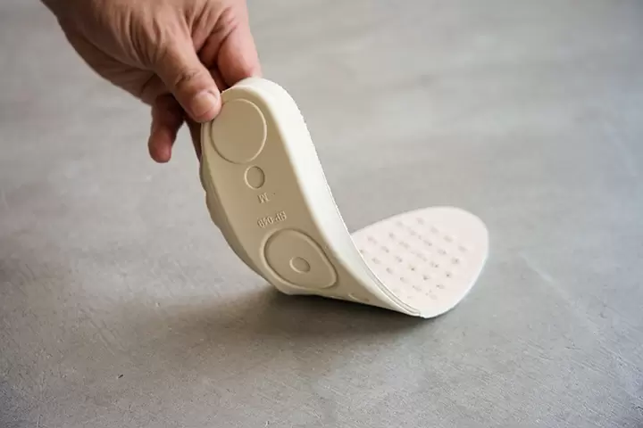 This is an example of the cup insole used in SPINGLE.