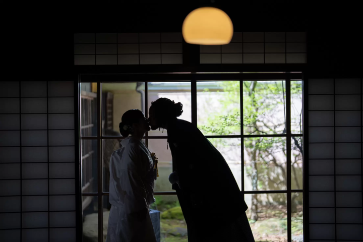 穿上婚紗和服，在保留歷史街景的飛彈高山拍婚紗照吧！