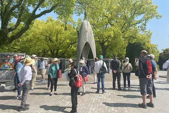 해외로부터의 관광객도 매우 많습니다.