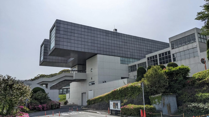 【후쿠오카/기타큐슈시/관광】건물 자체에 보기의 가치가 있다! 기타큐슈시를 바라보는 “언덕 위의 쌍안경” “기타큐슈 시립 미술관”을 소개!