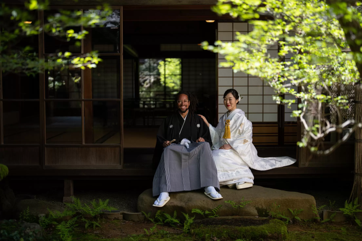 在日下部民藝館庭院拍攝的婚紗照 