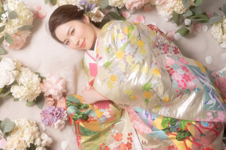 穿上婚紗和服，在保留歷史街景的飛彈高山拍婚紗照吧！