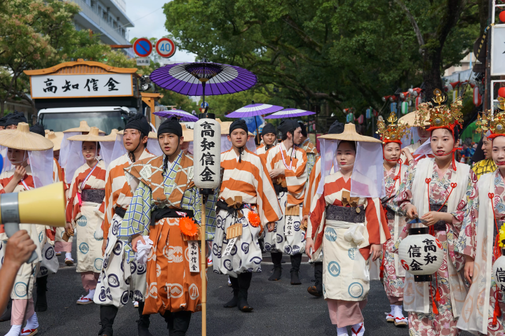 日本最大級のお祭り、高知のよさこい祭りの情熱と興奮を体感！【2024年夏開催】
