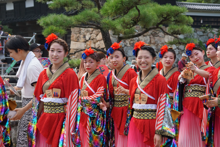 日本最大級のお祭り、高知のよさこい祭りの情熱と興奮を体感！【2024年夏開催】