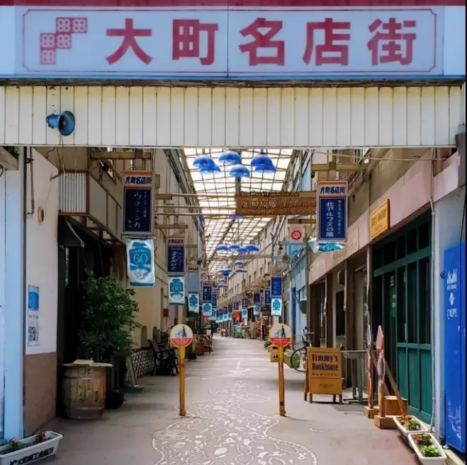 沿著立山黑部阿爾卑斯山脈路線，可以欣賞到絕美的景色和賞花勝地！