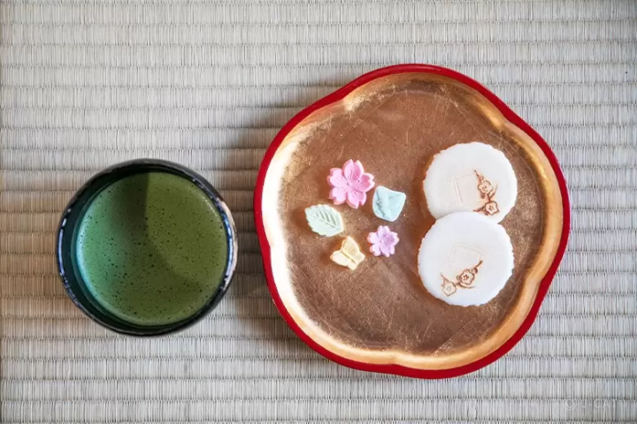 Experience traditional Japanese craftsmanship and art in Tokyo