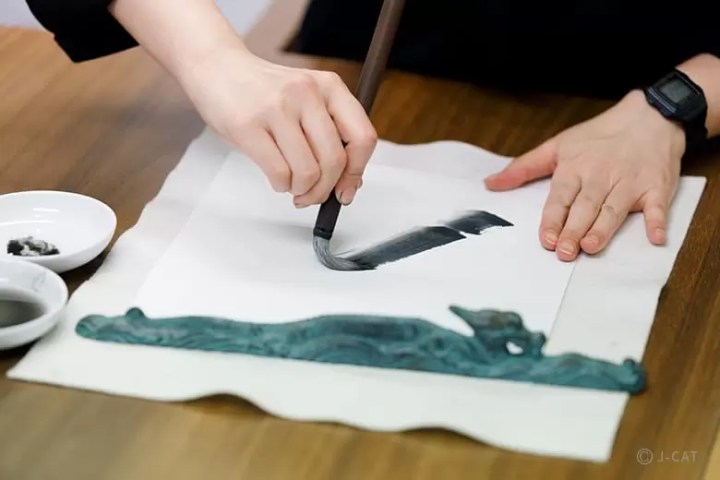 Experience traditional Japanese craftsmanship and art in Tokyo