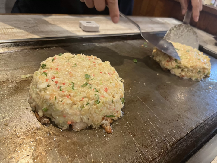 [Eeyan ! From Osaka Shopping Street] The best Osaka gourmet food! Have a heart-warming okonomiyaki making experience at Komagawa Shopping Street!