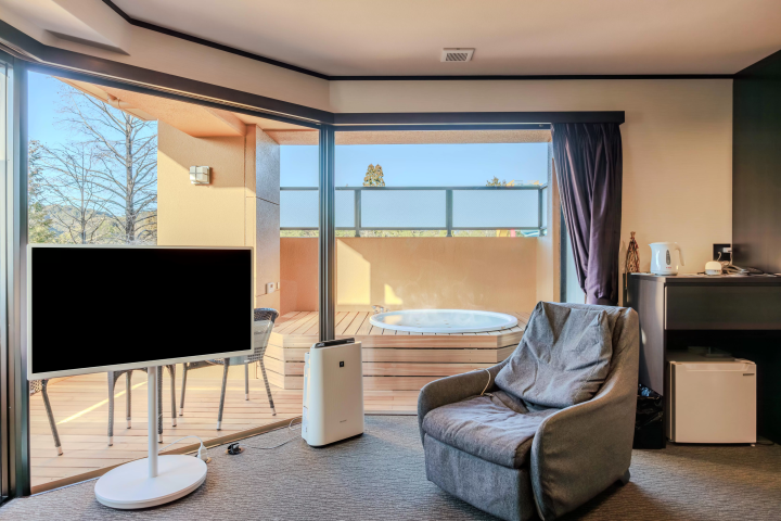 ラウンジが完成しました