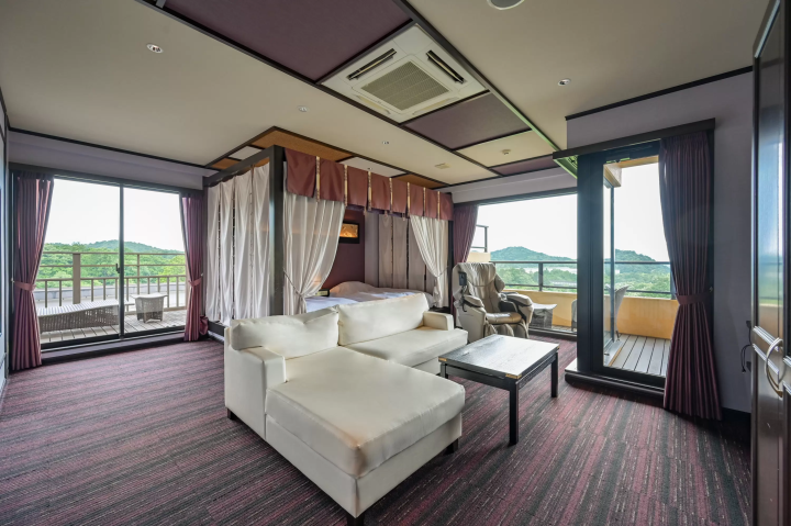 ラウンジが完成しました