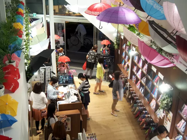 【2024最新】梅雨とは？ 期間・過ごし方・服装などまとめ