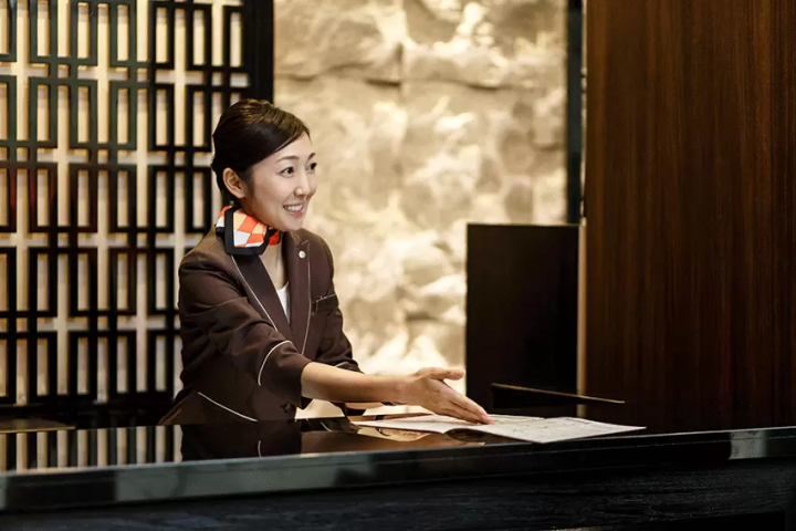 【京の夏の風物詩】豪華絢爛な祇園祭と、涼を楽しむ川床の美味