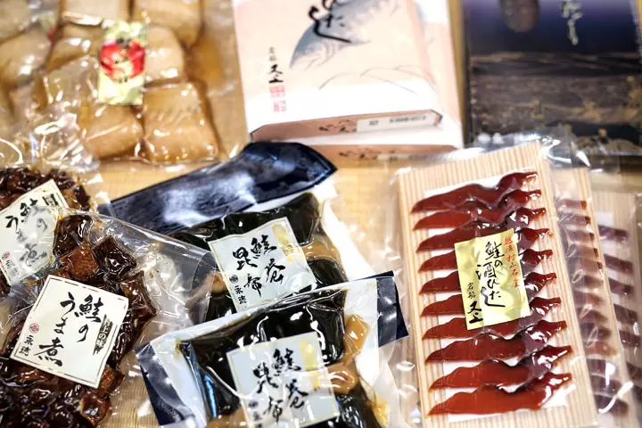 [距离东京约3小时]我想在新潟县村上市购买。 5件纪念品送给你+α