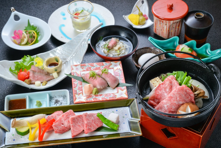 헤이안 시대와 현대를 융합한 현대적인 일본 요리! ”아름다운 국” 이세의 제철 식재료를 여관에서 만끽!