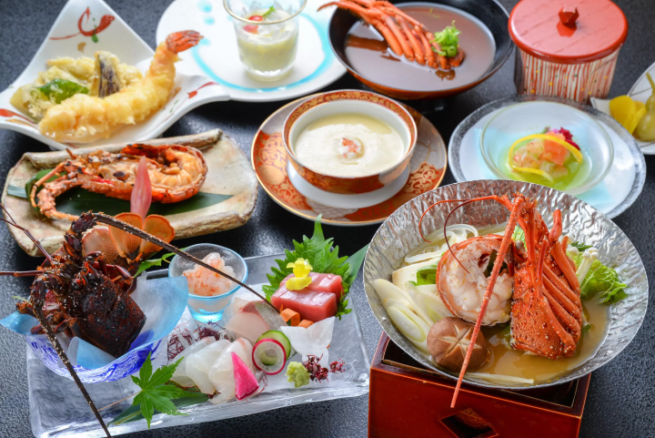 헤이안 시대와 현대를 융합한 현대적인 일본 요리! ”아름다운 국” 이세의 제철 식재료를 여관에서 만끽!