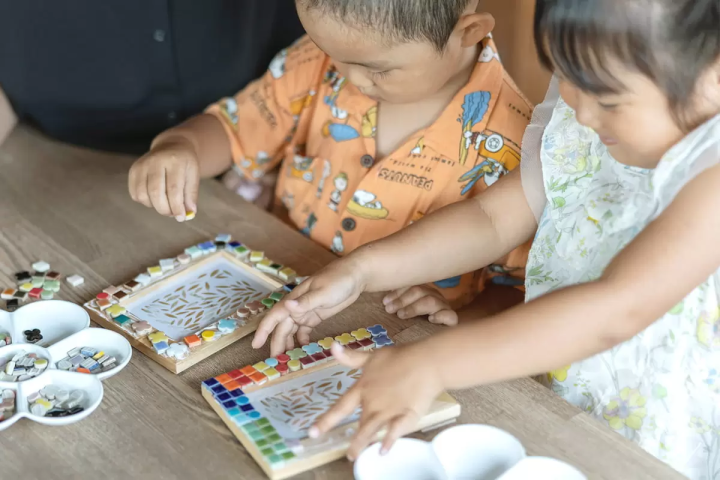 在陶瓷之都常滑欣赏色彩缤纷的瓷砖艺术！