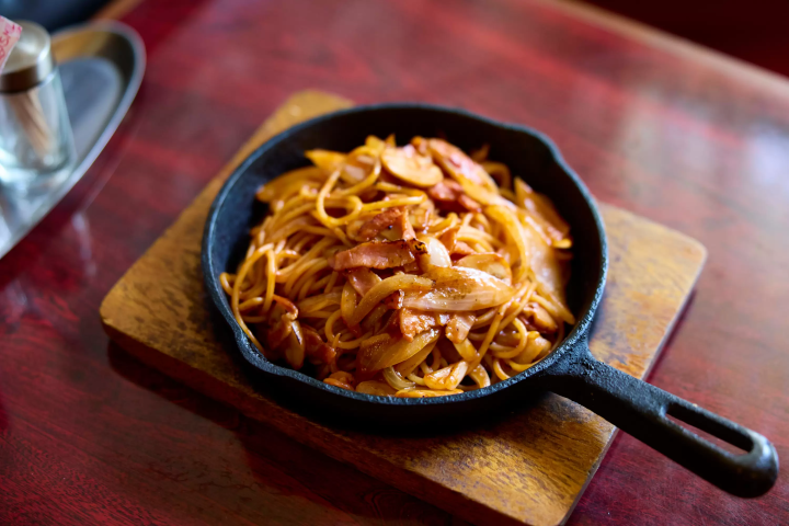 [From Eeyan ! Osaka Shopping Street] A retro cafe where you can enjoy a leisurely time