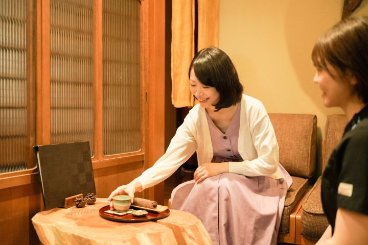 【도쿄 아카사카】 교토 여관과 같은 공간과 일본 독자적인 정체 & 마사지 "하나리"