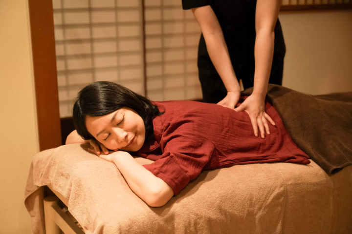 【도쿄 아카사카】 교토 여관과 같은 공간과 일본 독자적인 정체 & 마사지 "하나리"