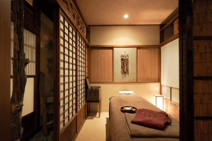 【도쿄 아카사카】 교토 여관과 같은 공간과 일본 독자적인 정체 & 마사지 "하나리"