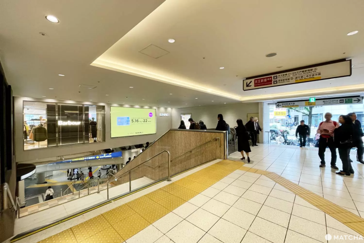 下りエスカレーター