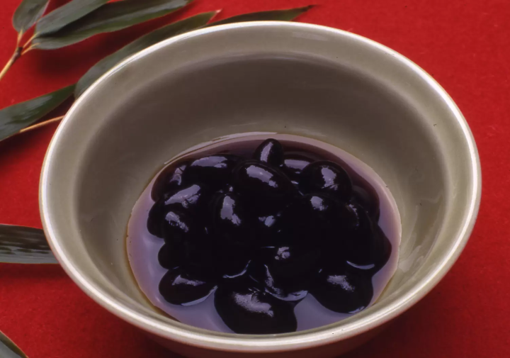 Cultivation of "Tambasasayama Black Soybeans" begins