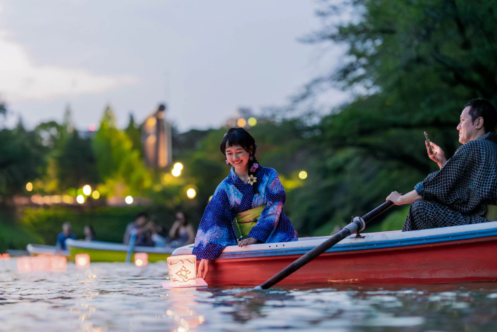 "Lantern Floating Festival at Chidori-ga-fuchi, The Imperial Palace" will be held on two consecutive nights this year on Wed. July 24, Thu. 25, 2024 2nights!