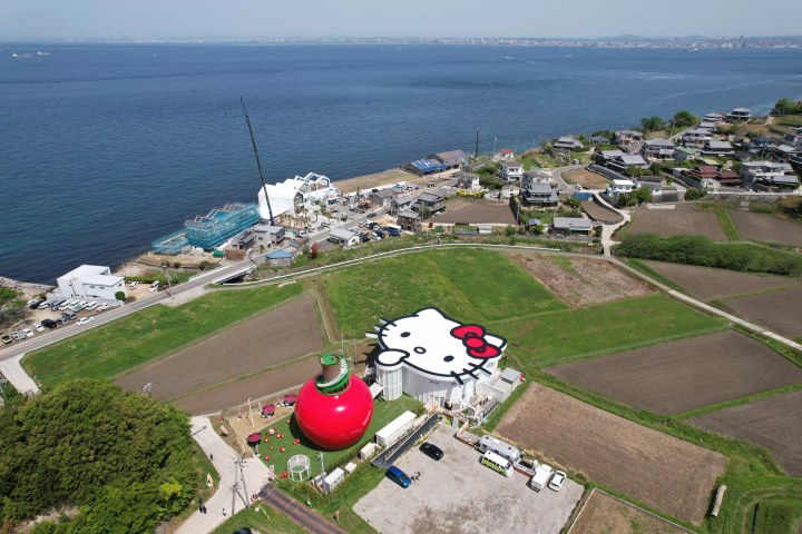 A Hello Kitty Theme Park on Awaji Island! 3 Major Attractions