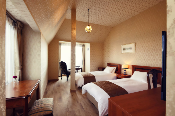 Awaji’s Whimsical Retreat: The Little Prince-inspired Oasis 