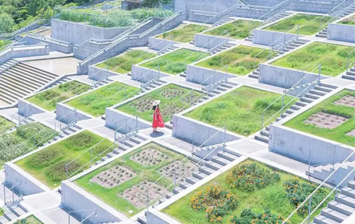 梦舞台 - 淡路岛的热门地区，以其建筑而闻名 