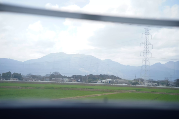 Take a ride on one of only three small trains in Japan! How to get to "Ageki"