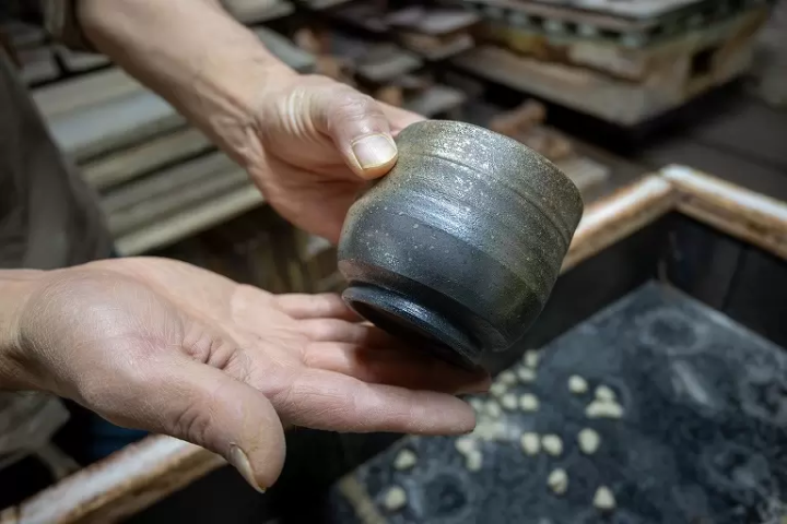 ▲陶勝爐的市野勝磯先生的器皿 