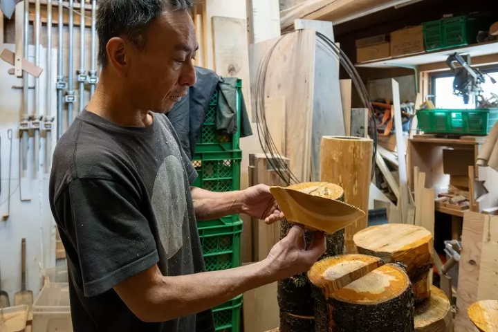 前往與樹木生活的村落丹波篠山。與從林業中誕生的手工相遇之旅