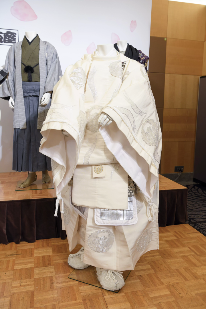 [東京/歌舞伎座] 1人扮演13個角色！華麗服裝登場♪