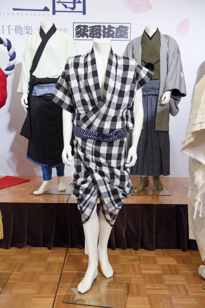 [東京/歌舞伎座] 1人扮演13個角色！華麗服裝登場♪