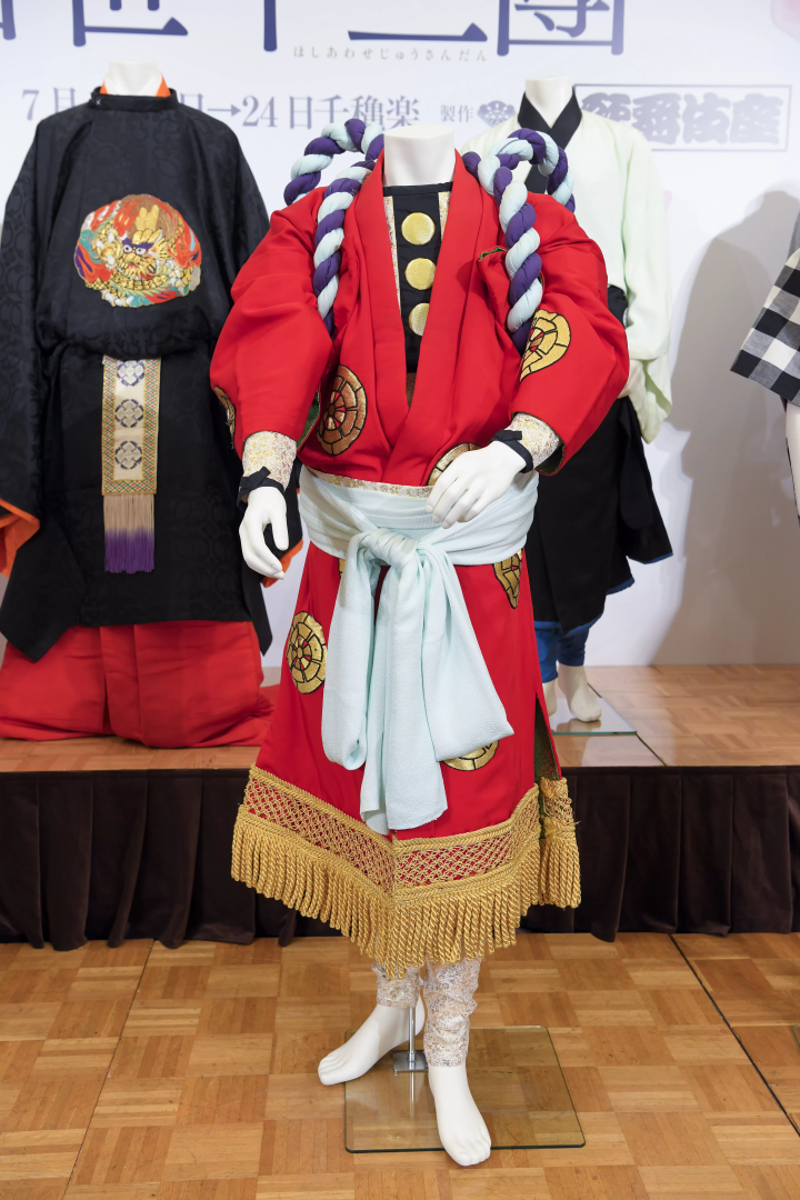 [東京/歌舞伎座] 1人扮演13個角色！華麗服裝登場♪