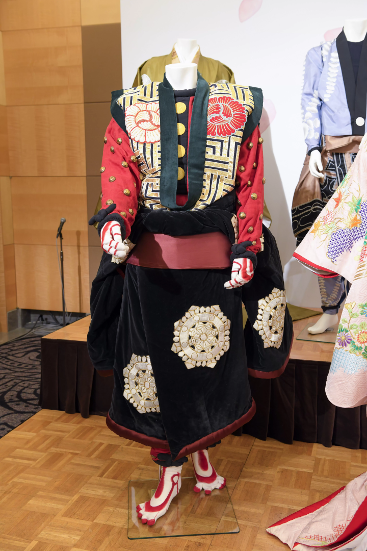 [東京/歌舞伎座] 1人扮演13個角色！華麗服裝登場♪