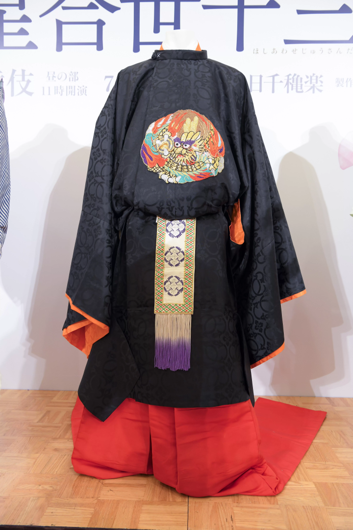 [東京/歌舞伎座] 1人扮演13個角色！華麗服裝登場♪