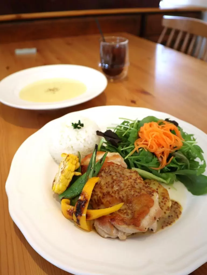 一個可以讓你放鬆心情、享受旅程的咖啡館